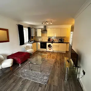https://lovely-1-bedroom-flat.brighton-hotels-england.com